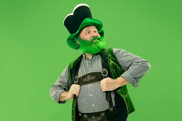 What do leprechauns love to barbeque?