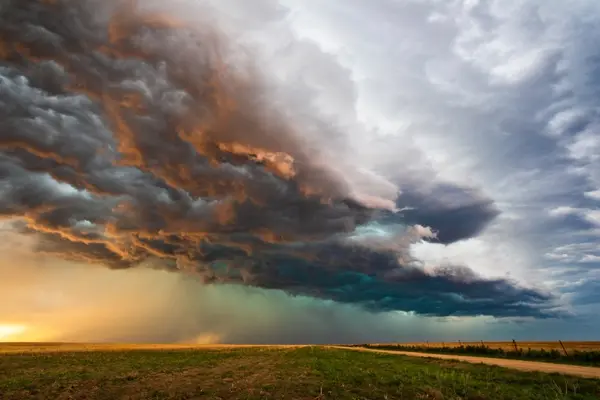 What's a storm cloud's favorite Garth Brooks song?