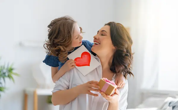 What kind of flowers are the best for Mother's Day?