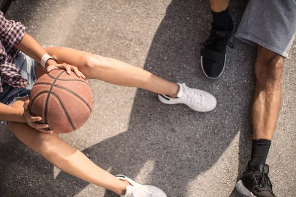 Did you hear about the two basketball players that started dating?