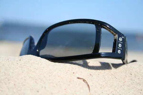 Why do optometrists love to vacation in the Caribbean?